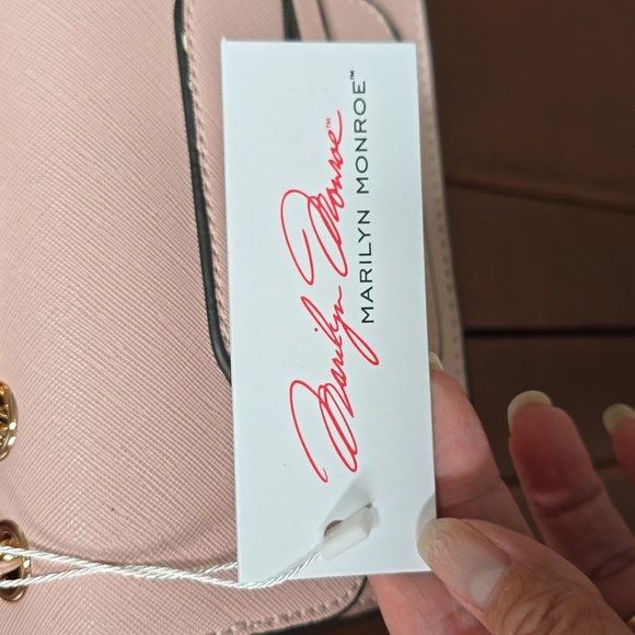 5X HOST PICK. NWT. Marilyn Monroe Cross Body or Hand Bag Pink Purse - Picture 9 of 10